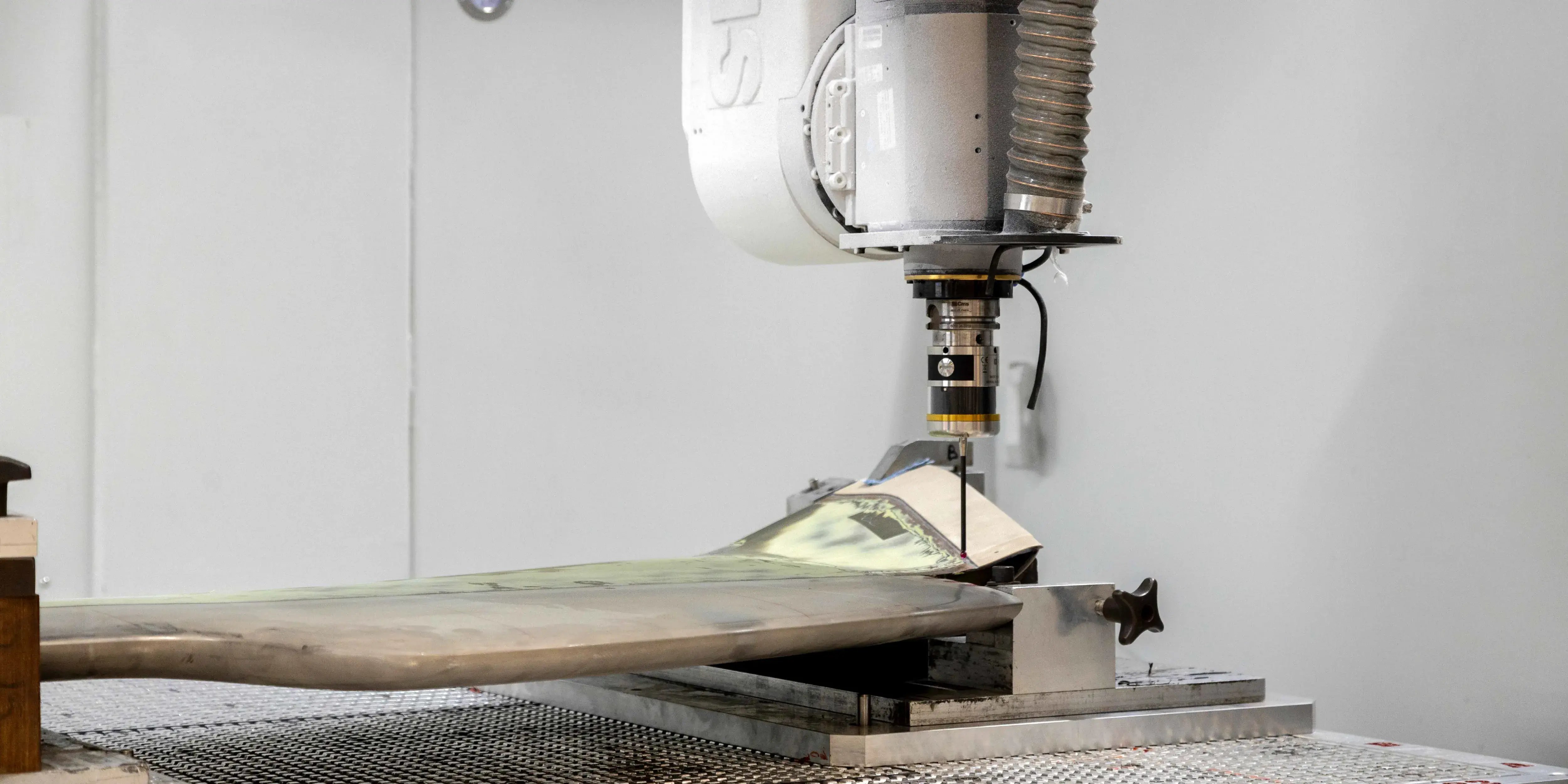 Leonardo needed MSP to machine their composite blade on the CMS machines